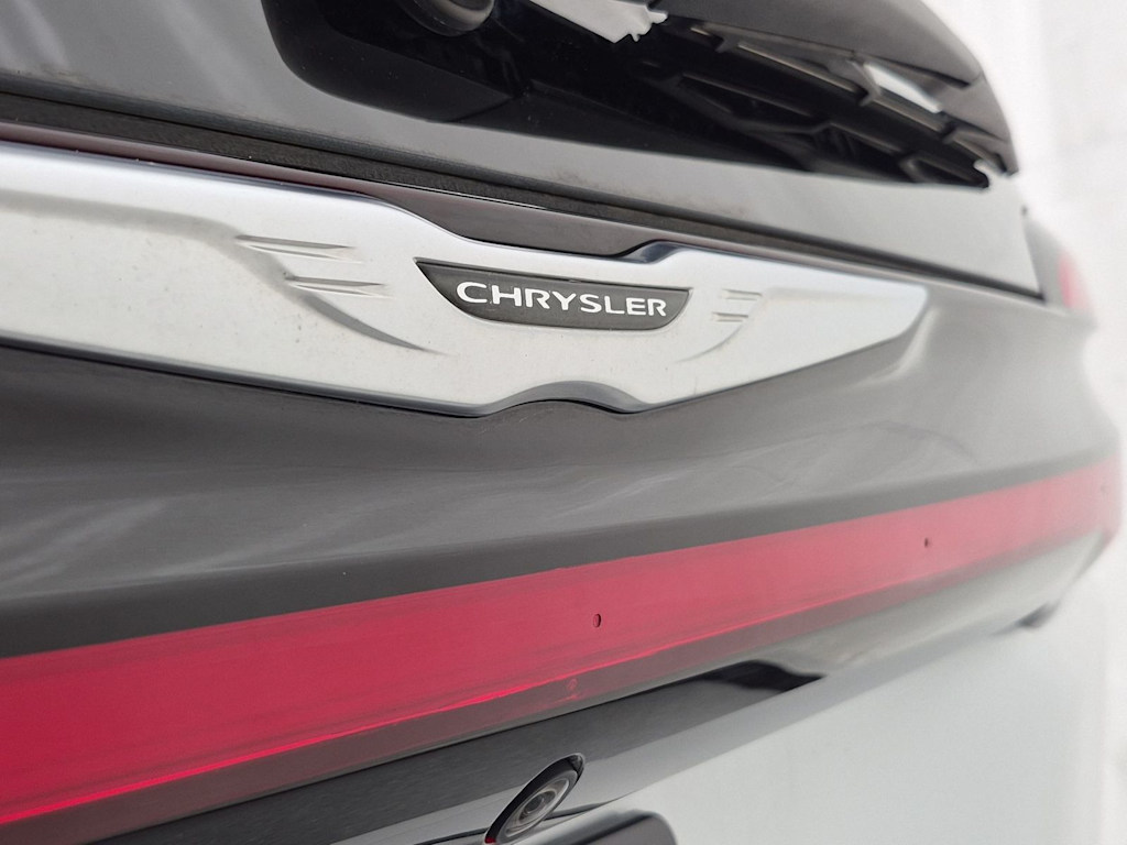 Thumbnail: 2023 Chrysler Pacifica - 7