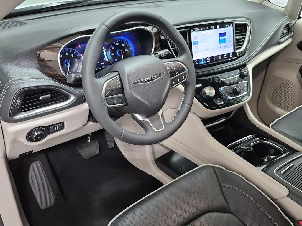Thumbnail: 2023 Chrysler Pacifica - 2