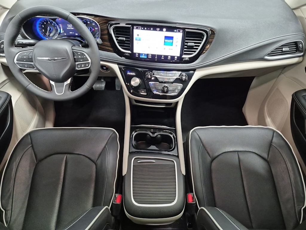 Thumbnail: 2023 Chrysler Pacifica - 10