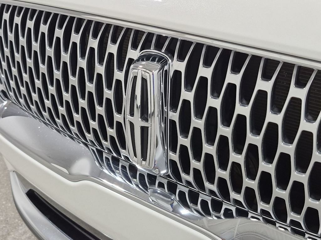 Thumbnail: 2021 Lincoln Nautilus - 7