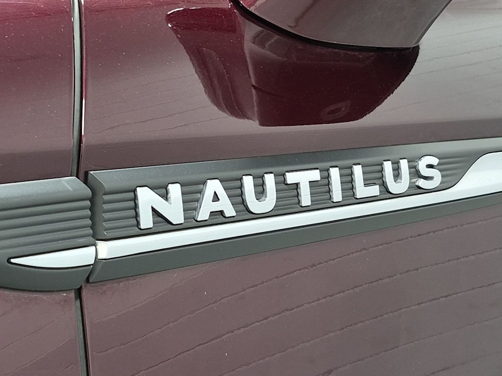 Thumbnail: 2023 Lincoln Nautilus - 6