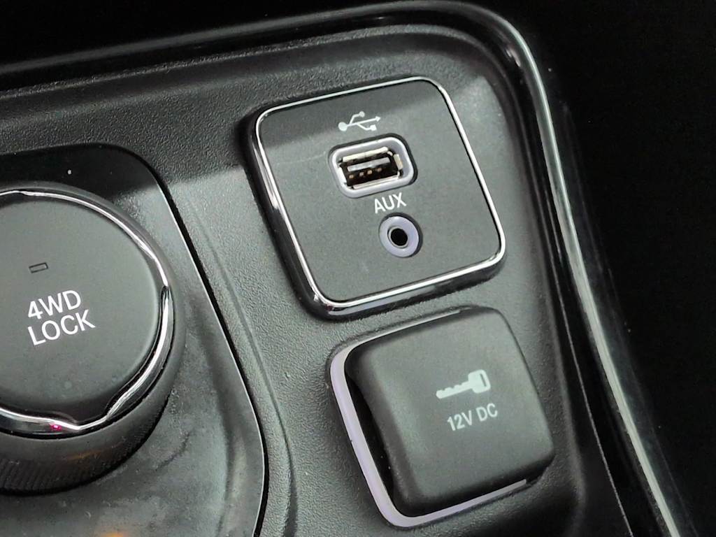 Thumbnail: 2018 Jeep Compass - 16