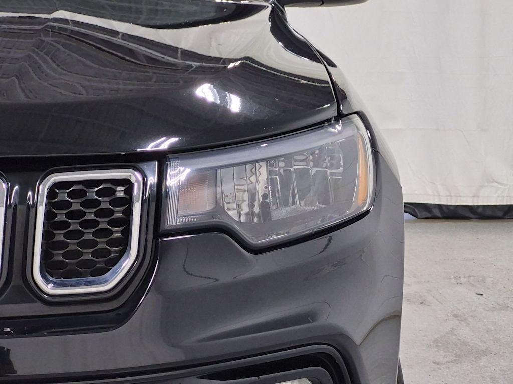Thumbnail: 2023 Jeep Compass - 25