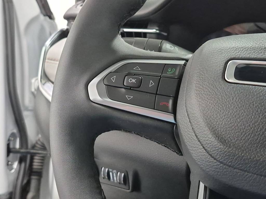 Thumbnail: 2023 Jeep Compass - 29