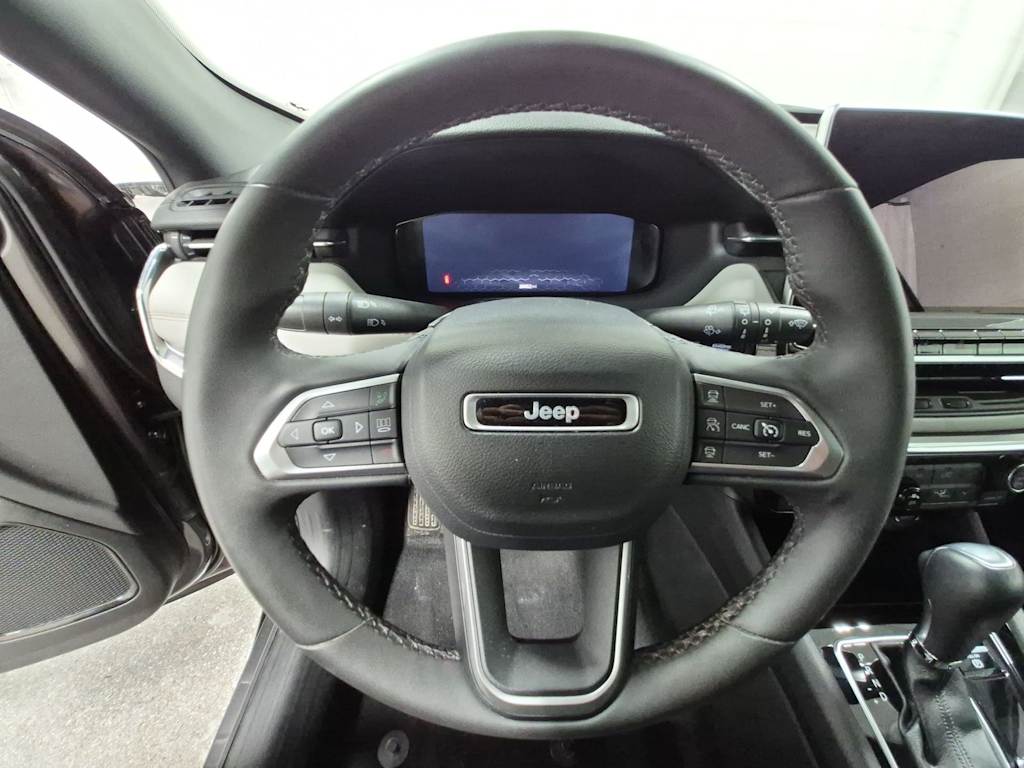 Thumbnail: 2023 Jeep Compass - 14
