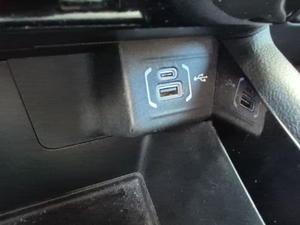 Thumbnail: 2023 Jeep Compass - 16