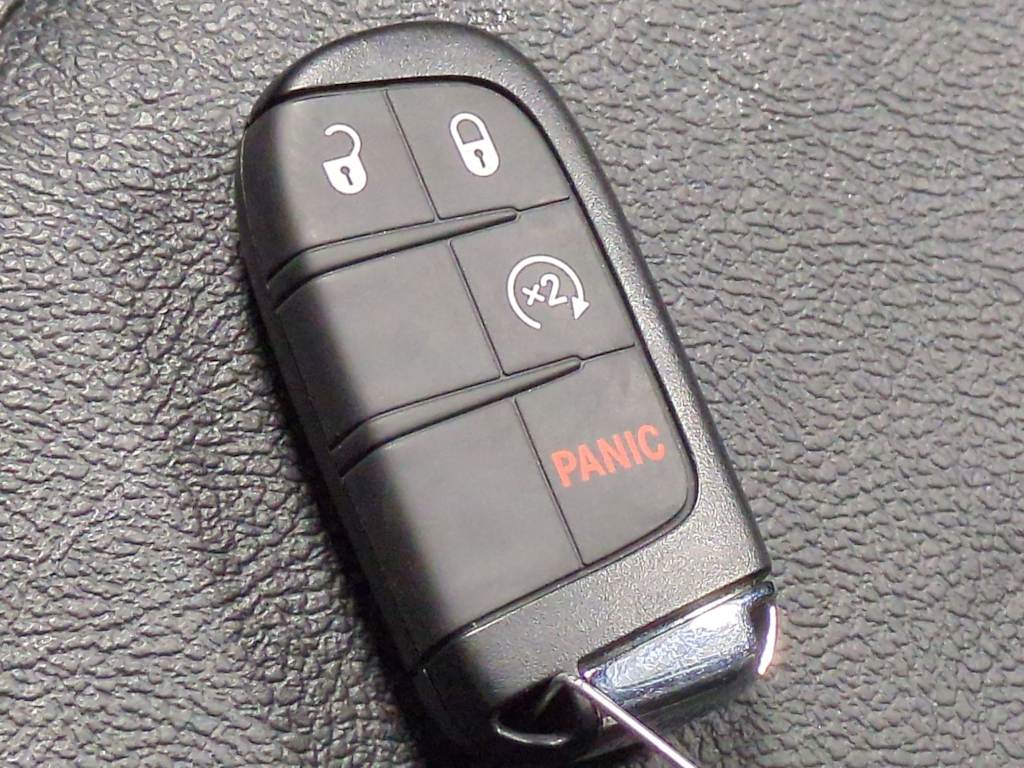 Thumbnail: 2023 Jeep Compass - 18
