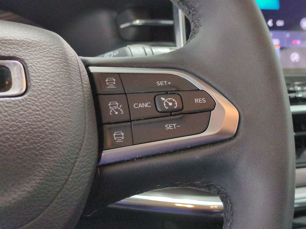 Thumbnail: 2023 Jeep Compass - 31