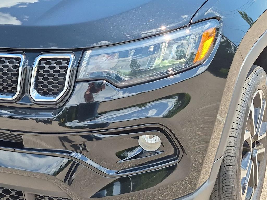 Thumbnail: 2023 Jeep Compass - 22