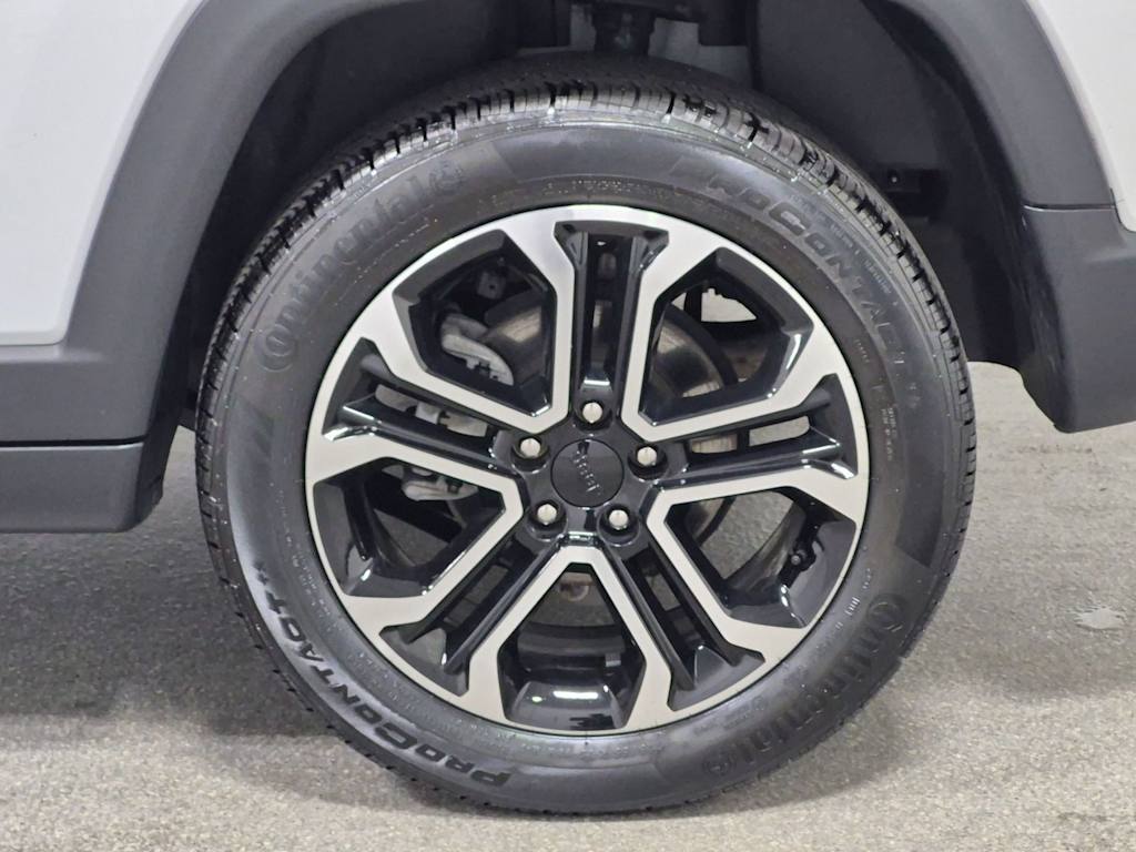 Thumbnail: 2024 Jeep Compass - 8