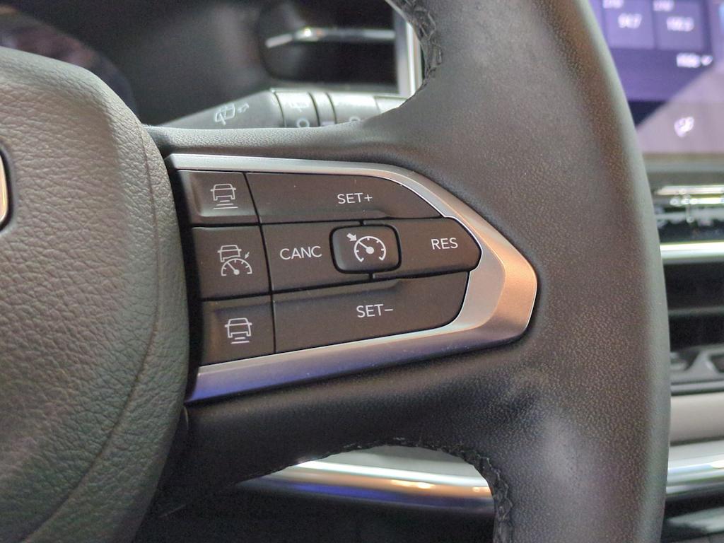 Thumbnail: 2023 Jeep Compass - 31
