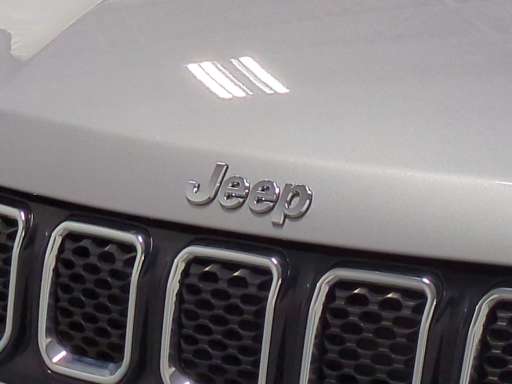 Thumbnail: 2023 Jeep Compass - 7