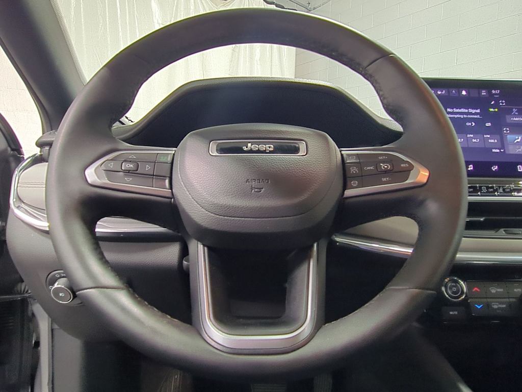 Thumbnail: 2023 Jeep Compass - 14
