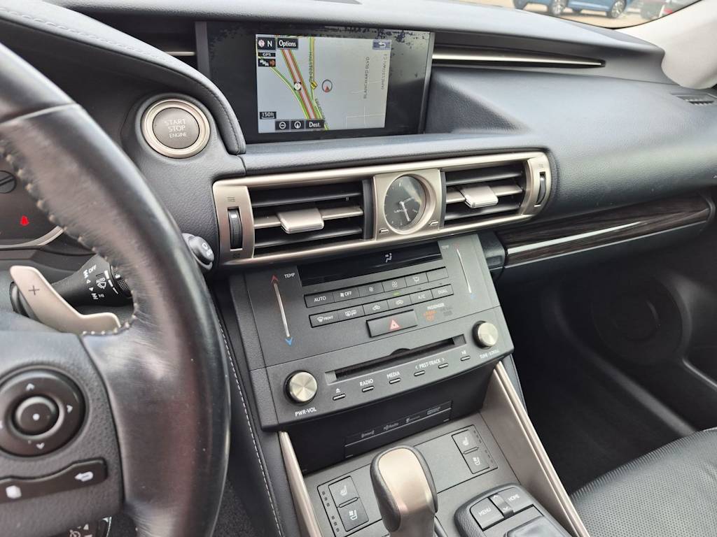 Thumbnail: 2015 Lexus IS - 15