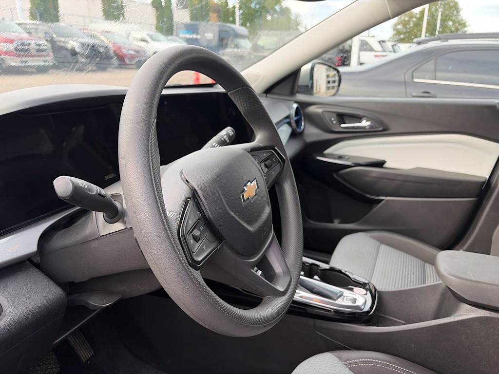 Thumbnail: 2025 Chevrolet Trax - 2