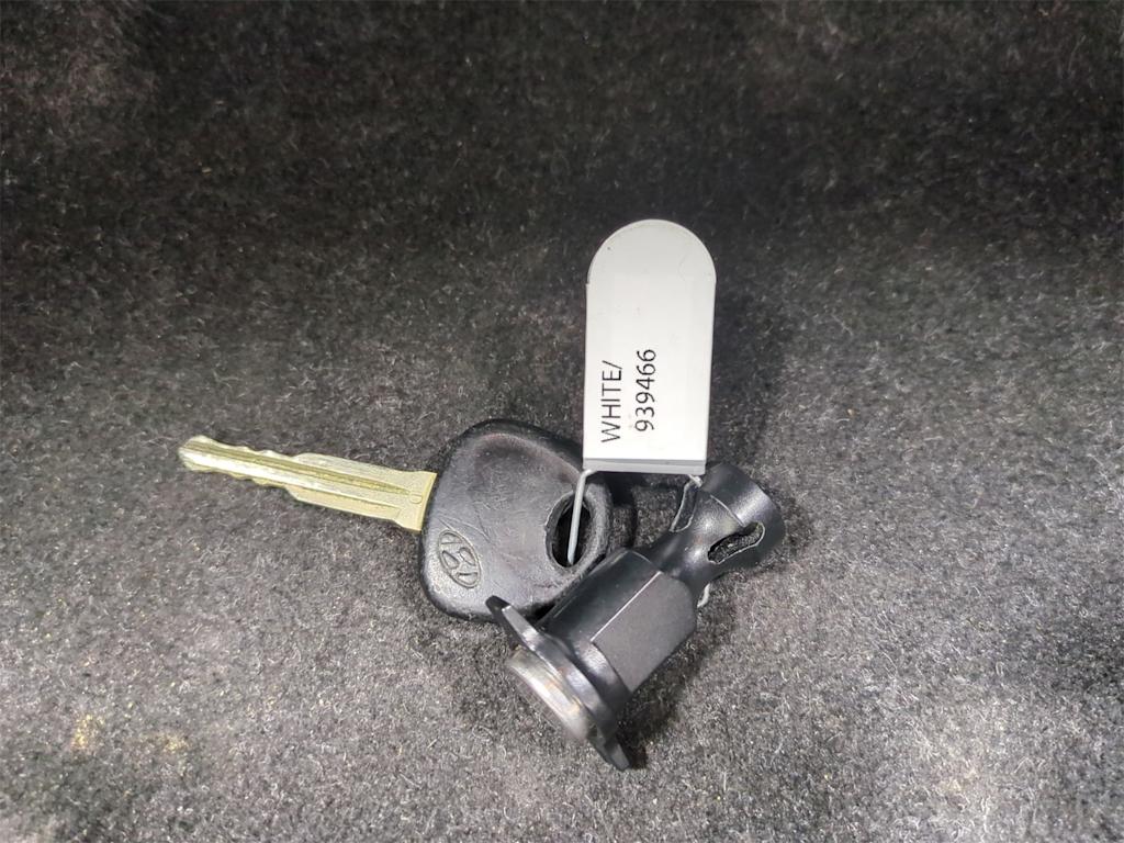 Thumbnail: 2010 Hyundai Elantra - 18