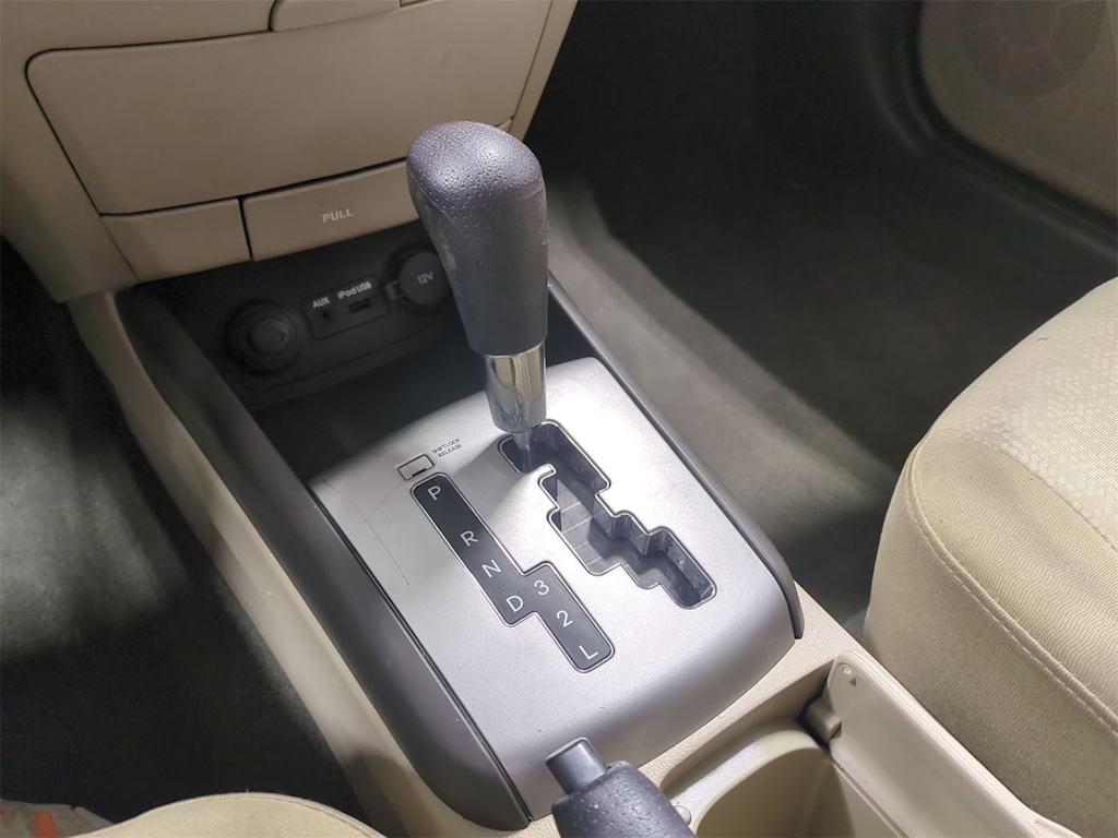 Thumbnail: 2010 Hyundai Elantra - 16
