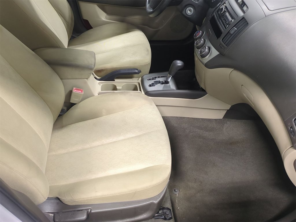 Thumbnail: 2010 Hyundai Elantra - 12