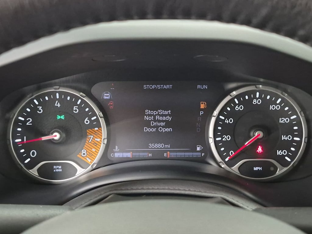 Thumbnail: 2023 Jeep Renegade - 16
