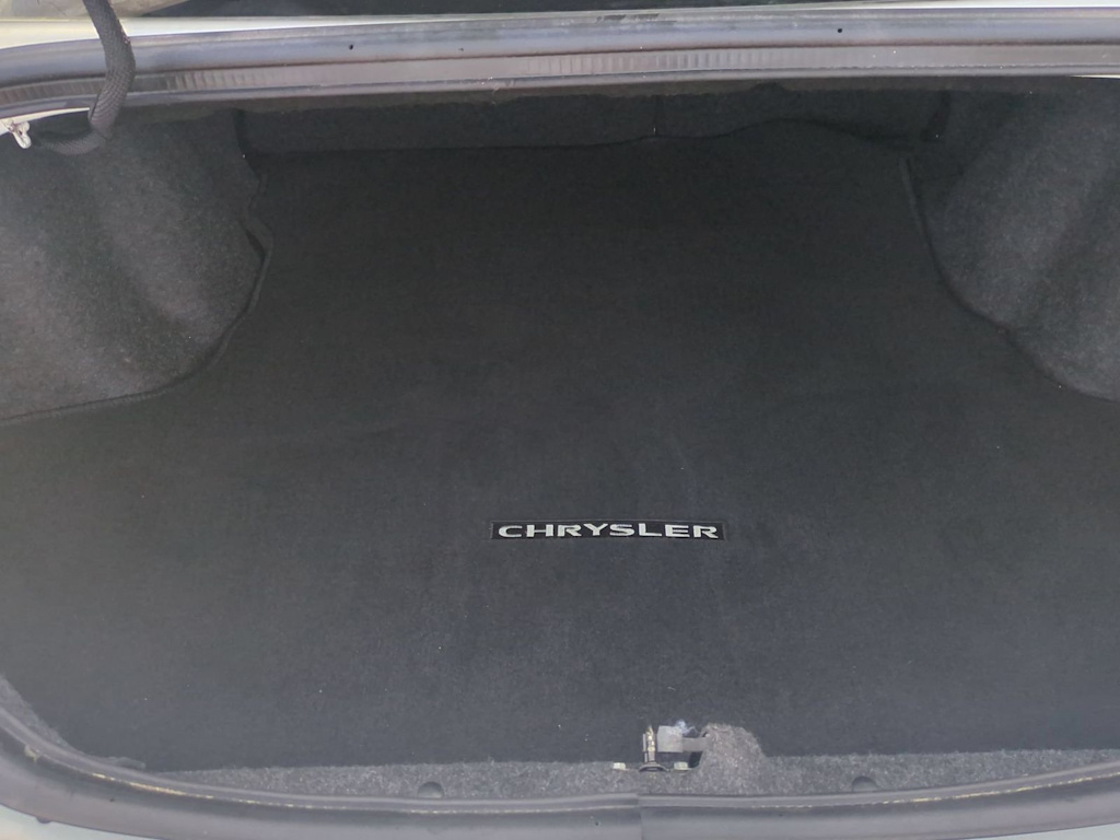 Thumbnail: 2012 Chrysler 200 - 17