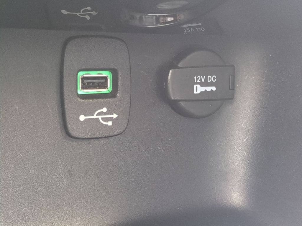Thumbnail: 2012 Chrysler 200 - 16