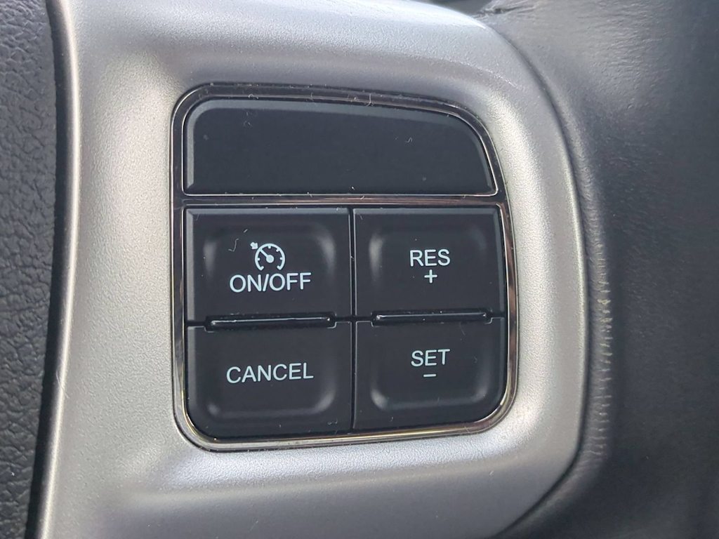 Thumbnail: 2012 Chrysler 200 - 31