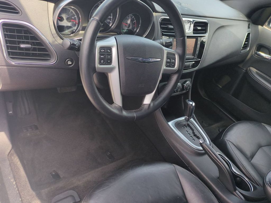 Thumbnail: 2012 Chrysler 200 - 2