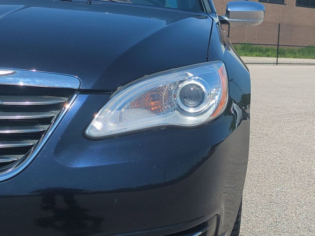 Thumbnail: 2012 Chrysler 200 - 23
