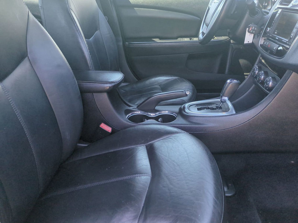 Thumbnail: 2012 Chrysler 200 - 11