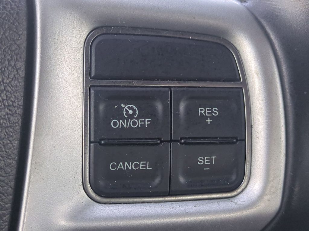 Thumbnail: 2012 Chrysler 200 - 29