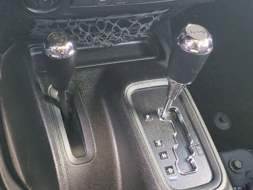 Thumbnail: 2018 Jeep Wrangler - 15