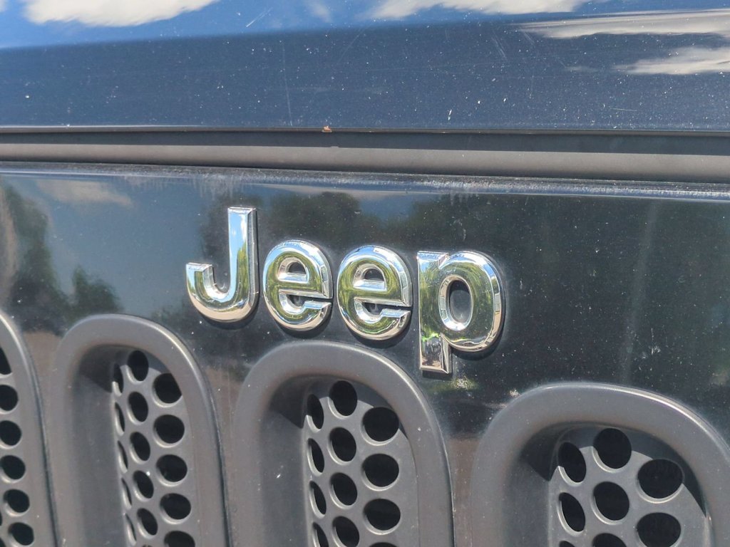Thumbnail: 2018 Jeep Wrangler - 24