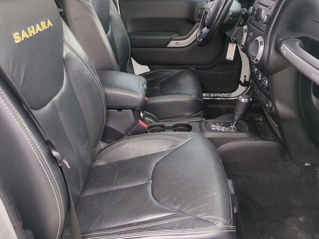 Thumbnail: 2015 Jeep Wrangler - 10