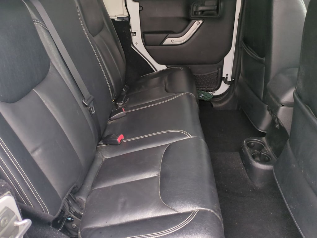 Thumbnail: 2015 Jeep Wrangler - 28