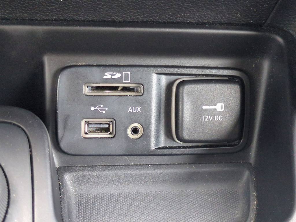 Thumbnail: 2018 Jeep Cherokee - 34