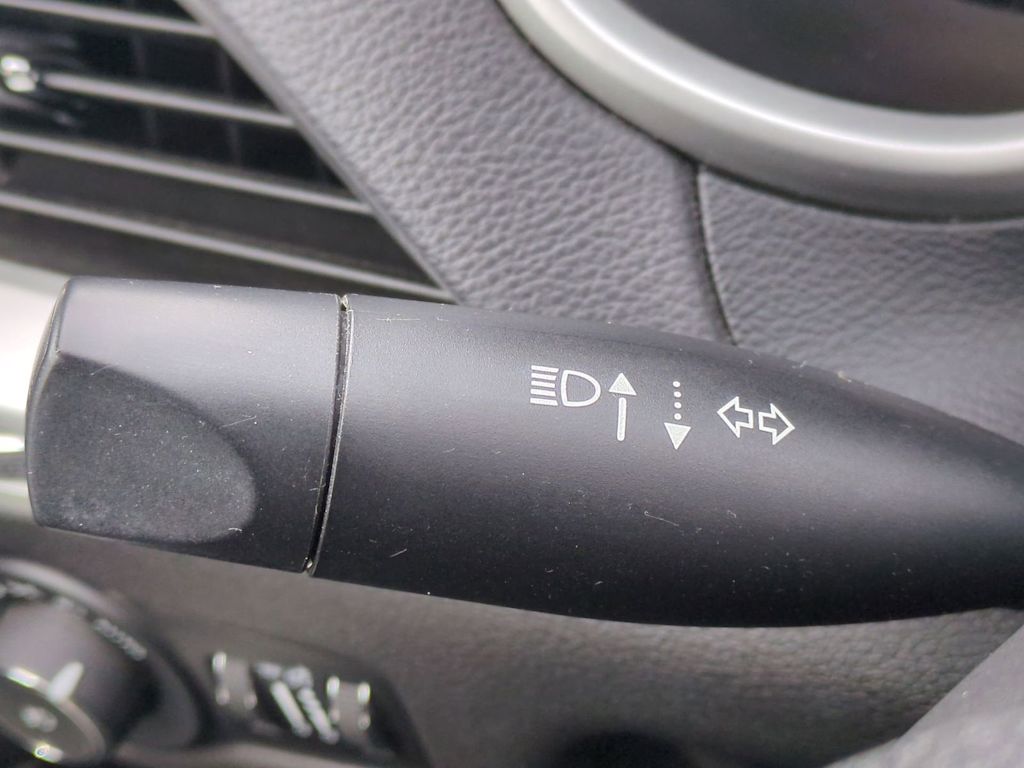 Thumbnail: 2018 Jeep Cherokee - 32