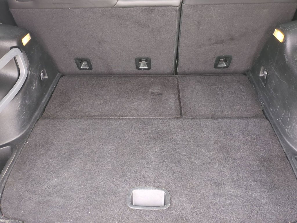 Thumbnail: 2018 Jeep Cherokee - 17