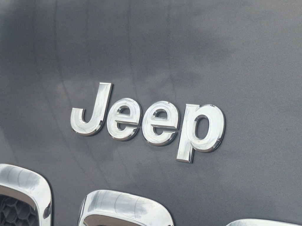 Thumbnail: 2015 Jeep Cherokee - 7