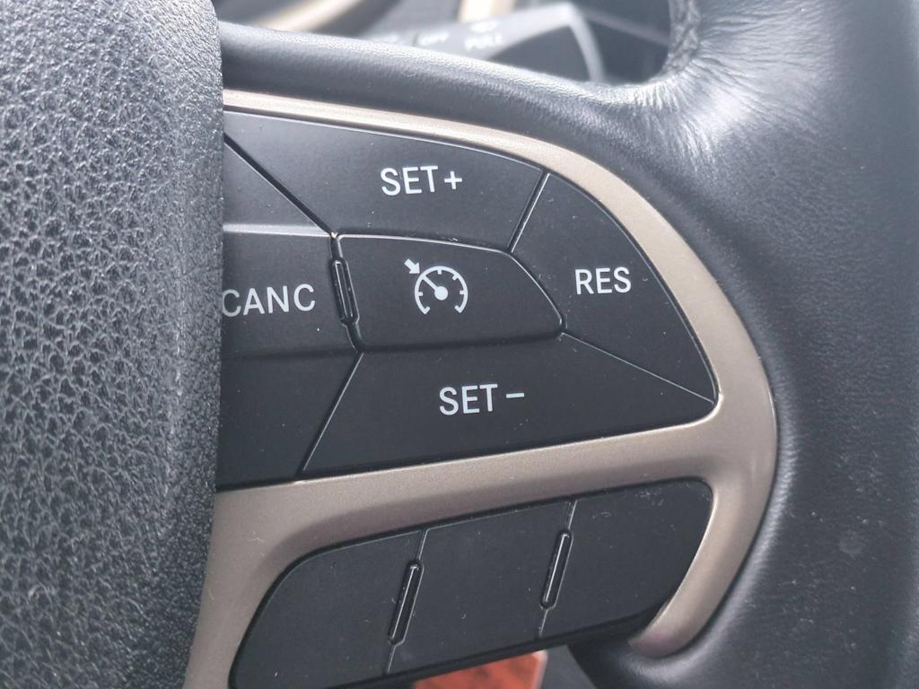 Thumbnail: 2015 Jeep Cherokee - 30