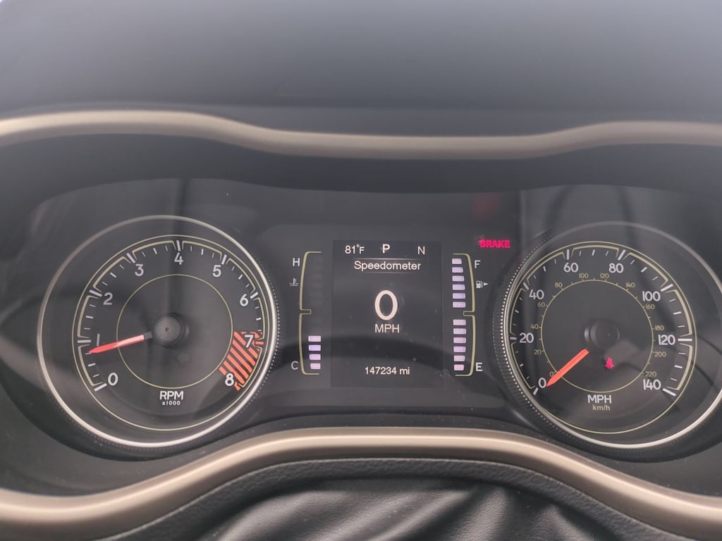 Thumbnail: 2015 Jeep Cherokee - 16