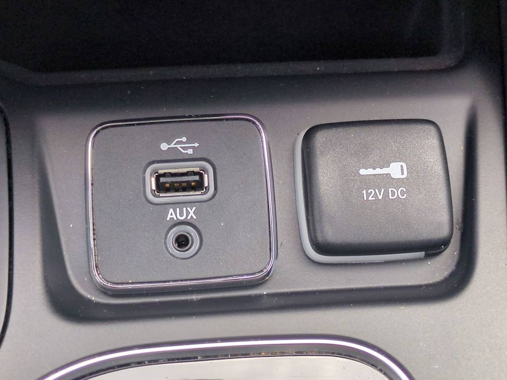 Thumbnail: 2019 Jeep Cherokee - 33