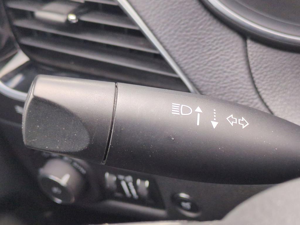 Thumbnail: 2019 Jeep Cherokee - 15