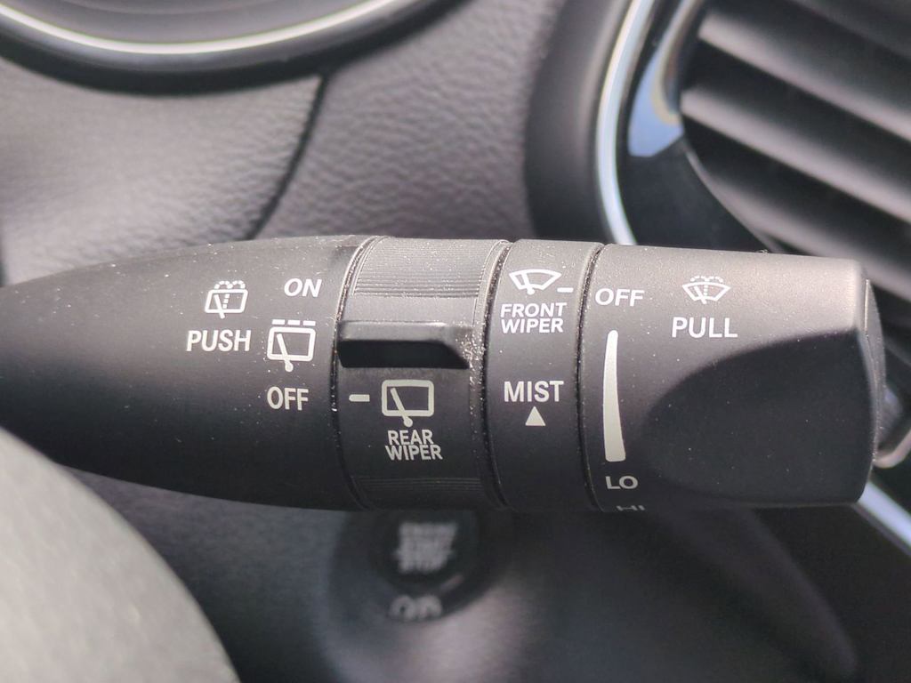 Thumbnail: 2019 Jeep Cherokee - 30