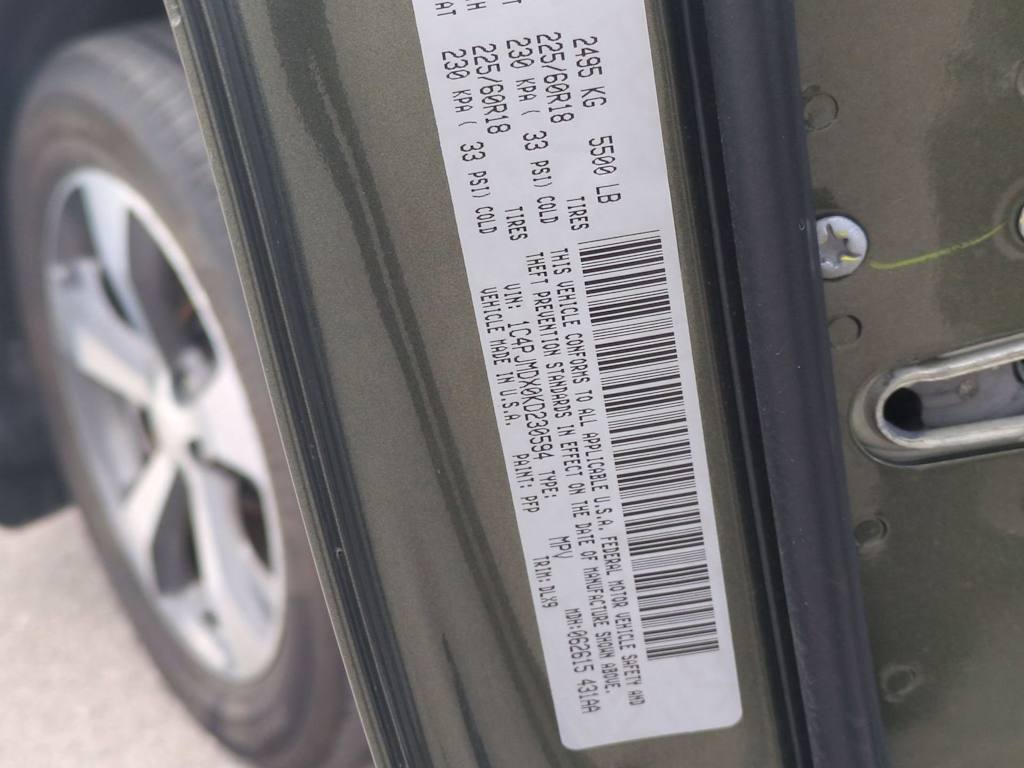 Thumbnail: 2019 Jeep Cherokee - 18