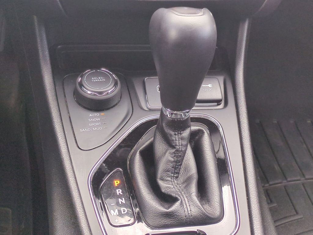 Thumbnail: 2019 Jeep Cherokee - 34