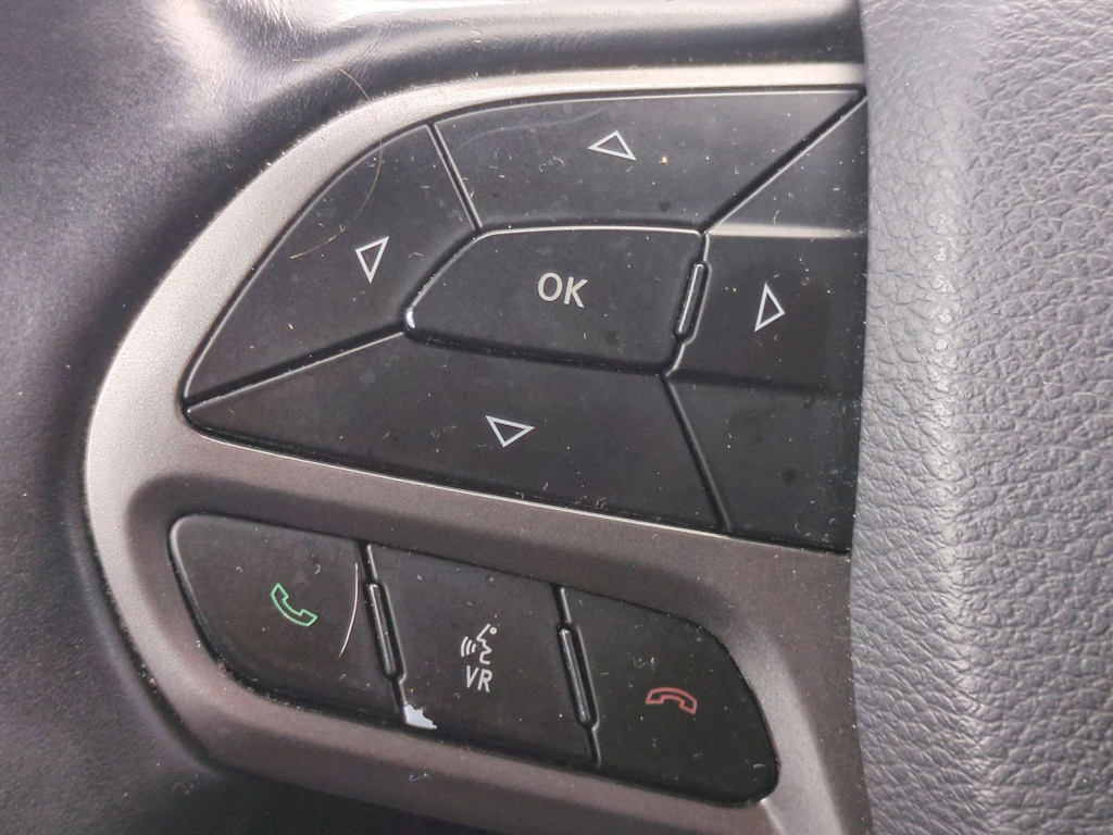 Thumbnail: 2019 Jeep Cherokee - 28