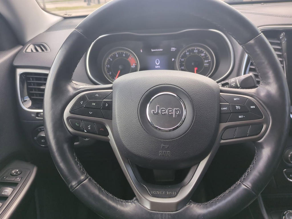 Thumbnail: 2019 Jeep Cherokee - 13