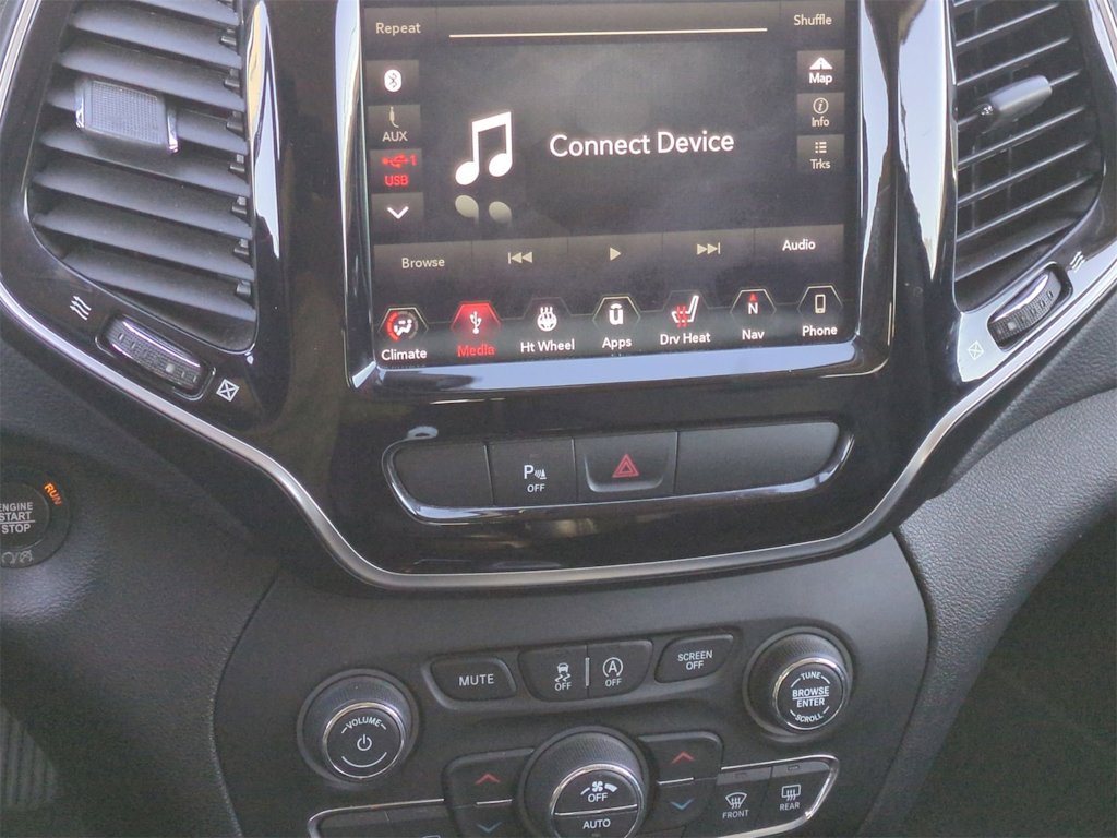 Thumbnail: 2019 Jeep Cherokee - 14