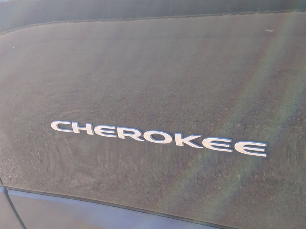 Thumbnail: 2019 Jeep Cherokee - 24