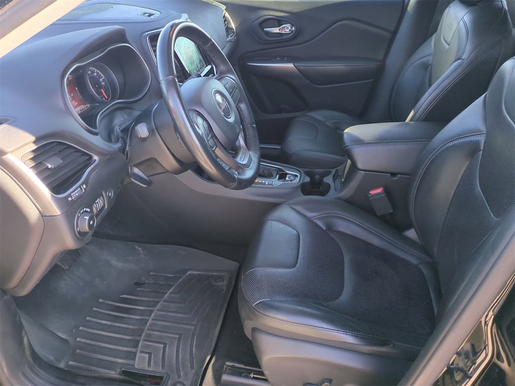 Thumbnail: 2019 Jeep Cherokee - 10